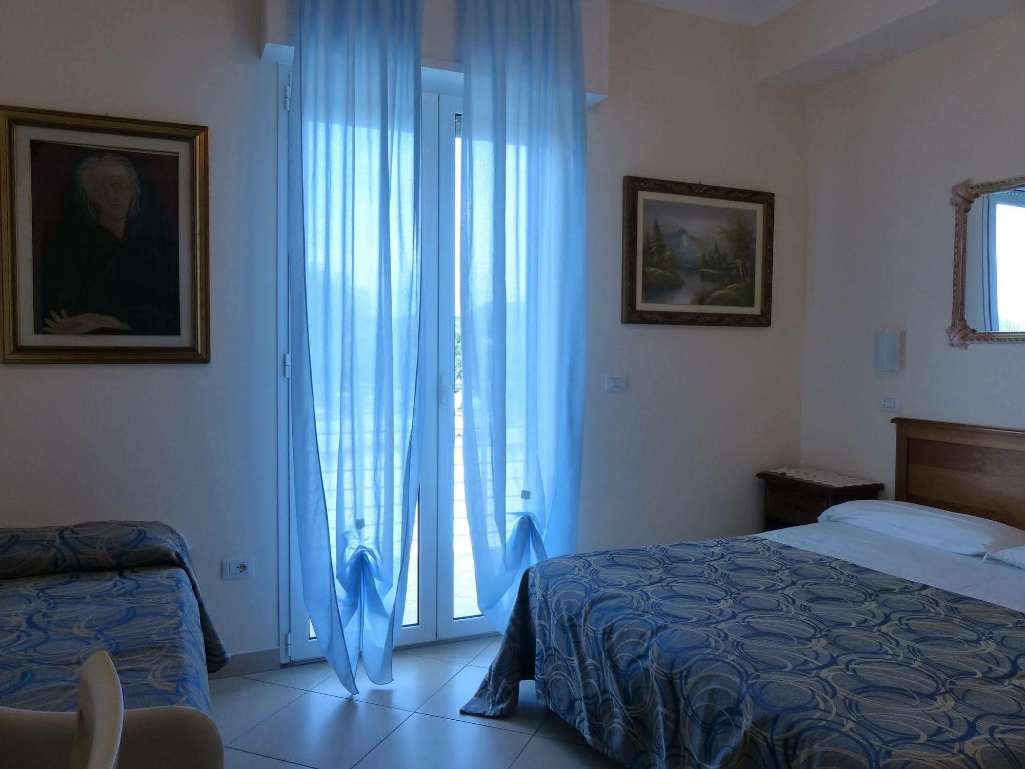 Hotel Franca Морской Милан Экстерьер фото